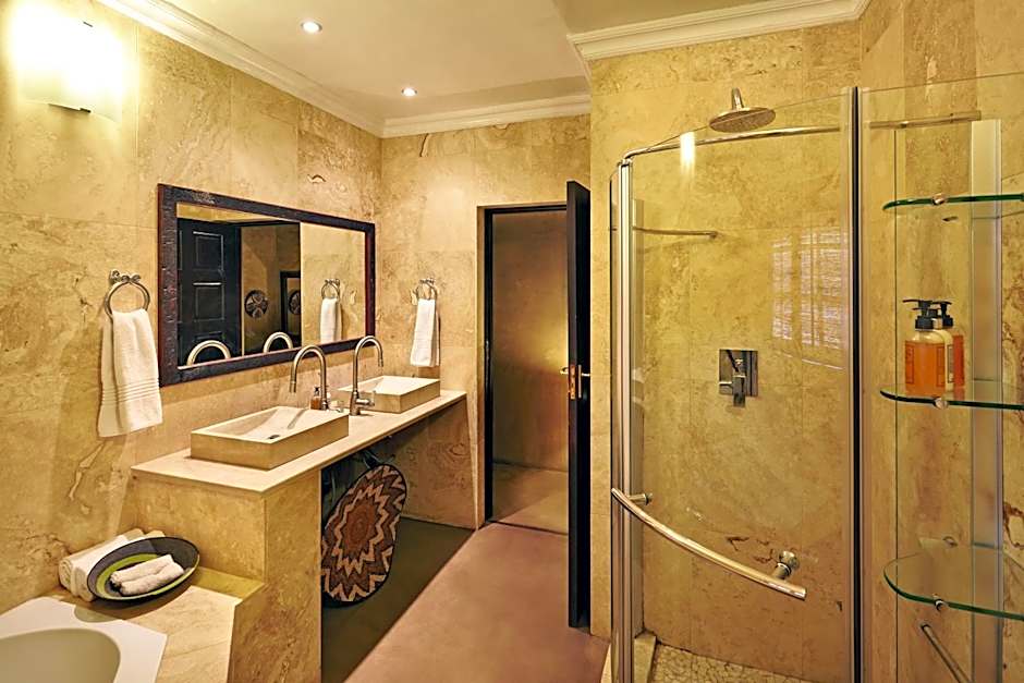 Vuyani Safari Lodge