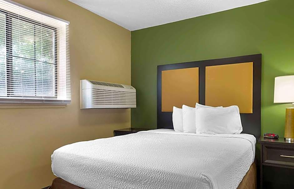Suburban Studios Cary - RDU Airport