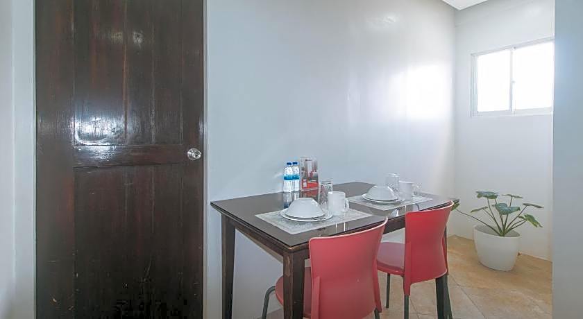 RedDoorz @ Davids Travellers Inn Cavite