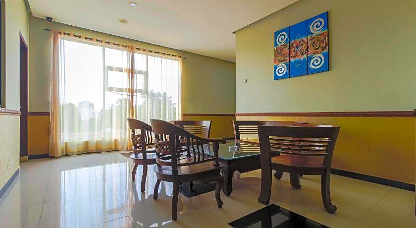 RedDoorz Plus @ Tuparev Cirebon