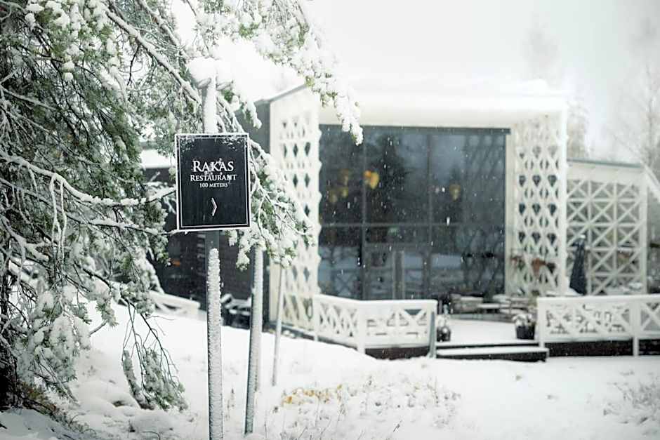 Arctic TreeHouse Hotel