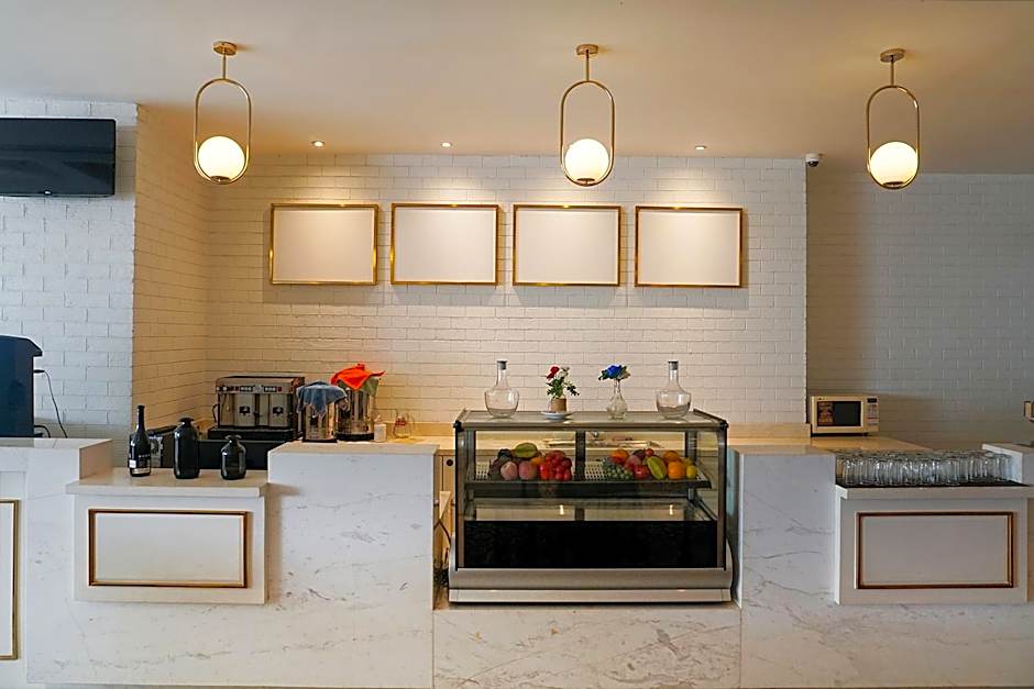 Maxonehotels At Glodok