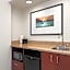 Hampton Inn & Suites Alexandria