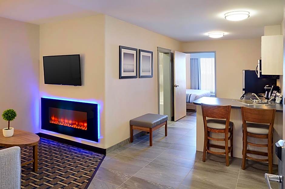 Pomeroy Inn and Suites Vermilion