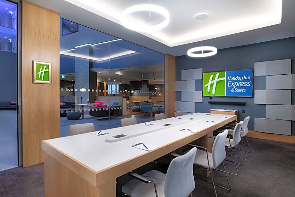 Holiday Inn Express - London Heathrow T4 By IHG