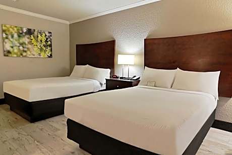 2 Double Beds Non-Smoking