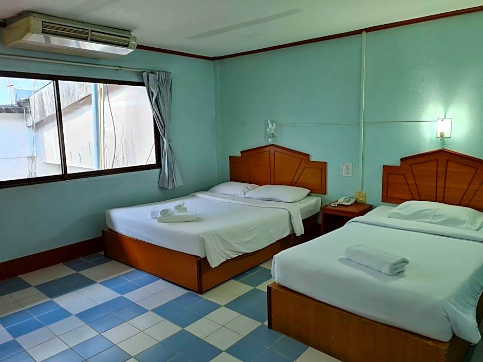 (Phu-Nga Hotel)