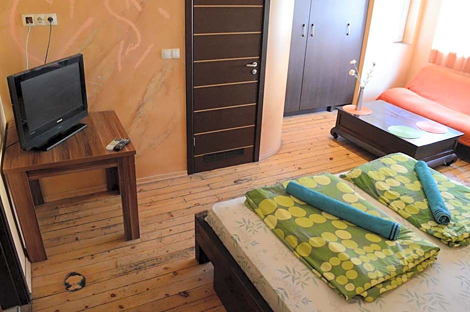 Elegance on a Budget - Rooms for Rent in Sofia Center