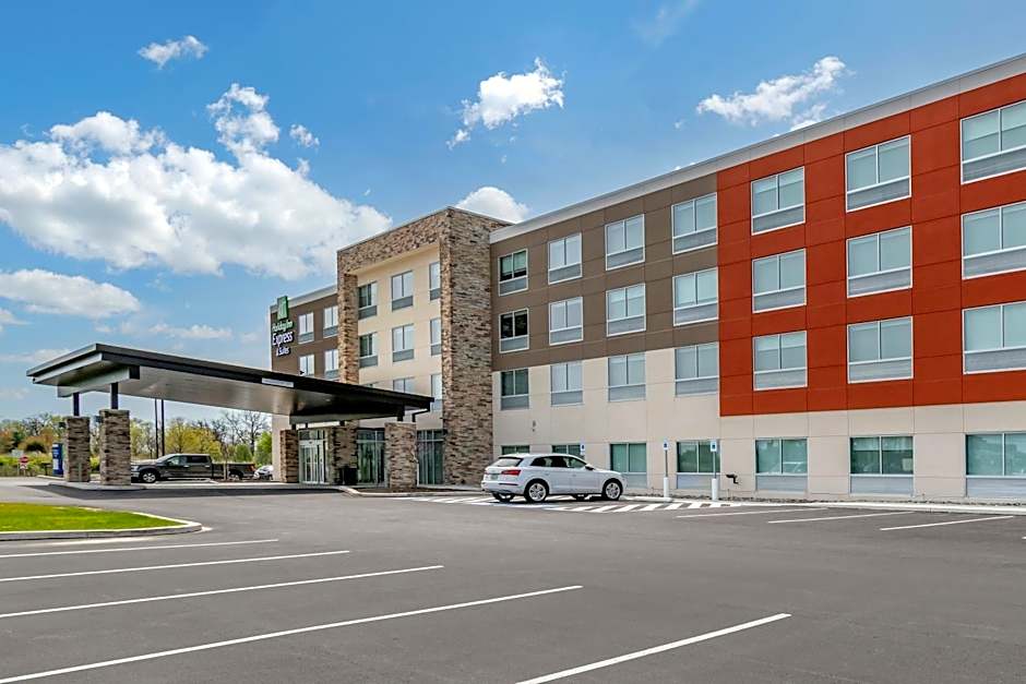 Holiday Inn Express and Suites Lancaster - Mount Joy By IHG