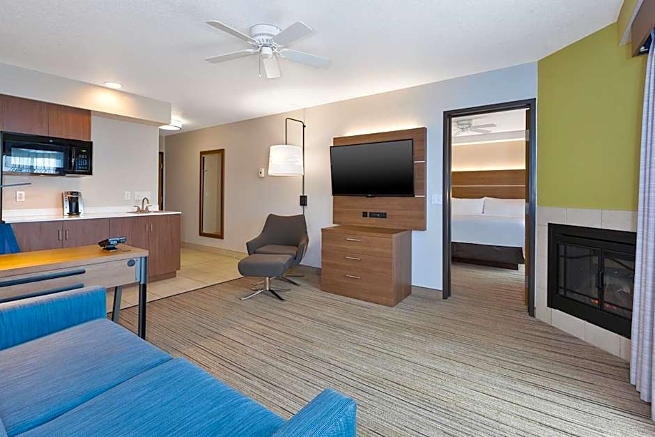 Holiday Inn Express & Suites Petoskey by IHG