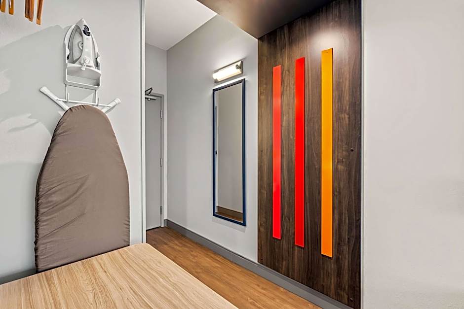 Photo 1 of 8 of King Room with Walk-In Shower