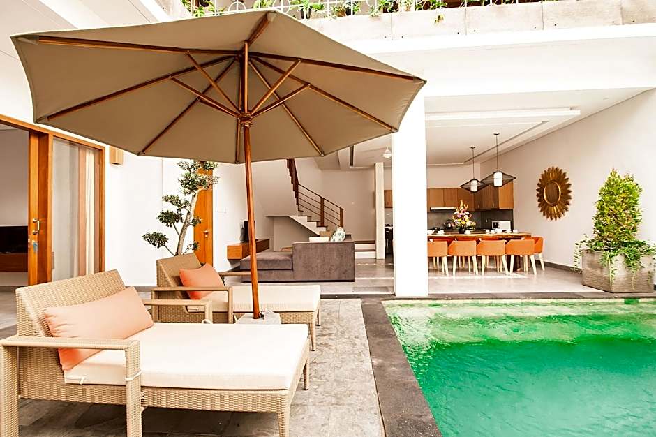 Apple Villa and Studio Seminyak
