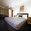 Sandown Regency Hotel & Apartments