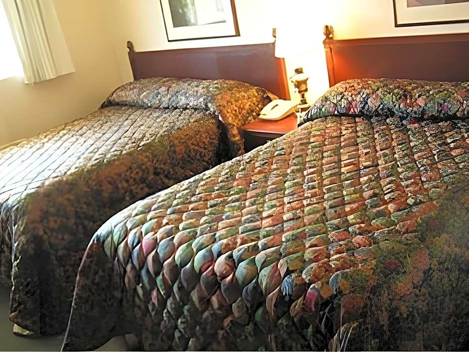 Coachman Inn