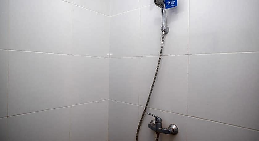 RedDoorz near Stasiun Solo Balapan 3