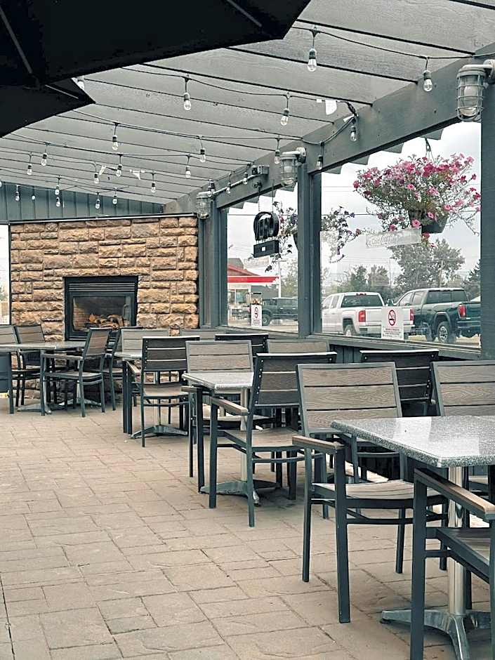 Super 8 by Wyndham Dawson Creek