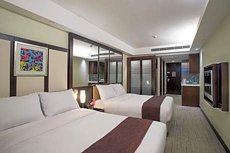 Mountain View Family Room 2 Queen Beds