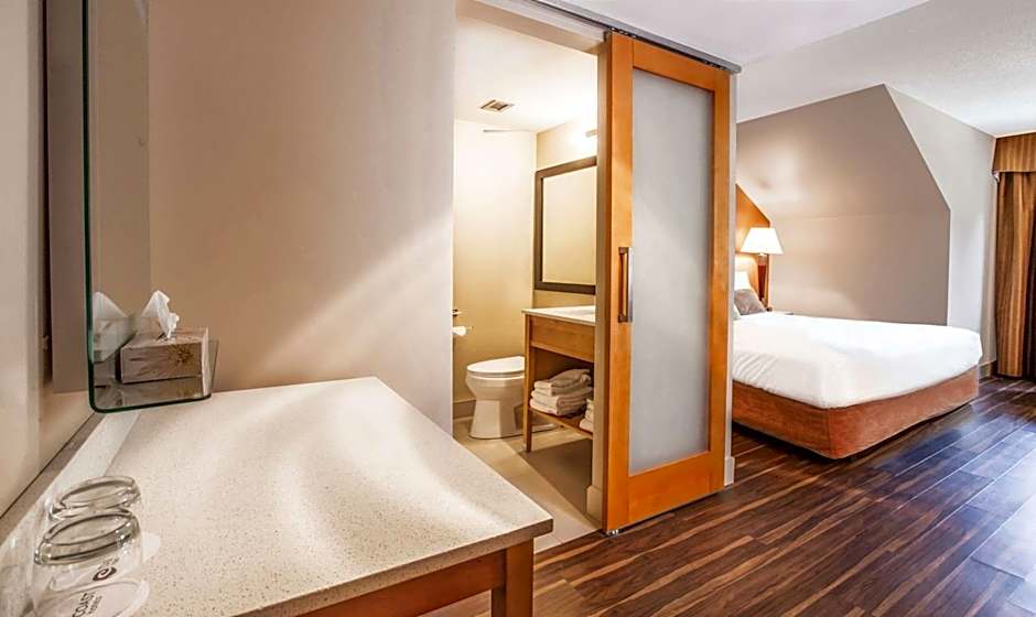 Coast Hillcrest Hotel