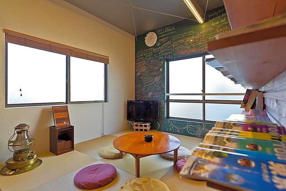 GrapeHouse Koenji - Hostel, - Caters to Women