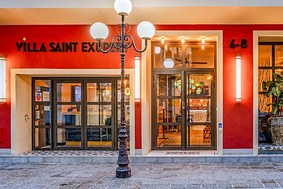 Villa Saint Exupery Beach Hostel