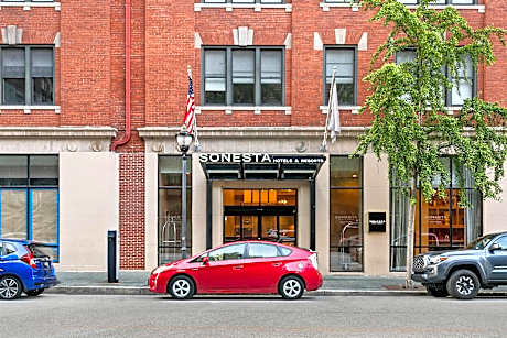 Sonesta Hotel Baltimore Inner Harbor