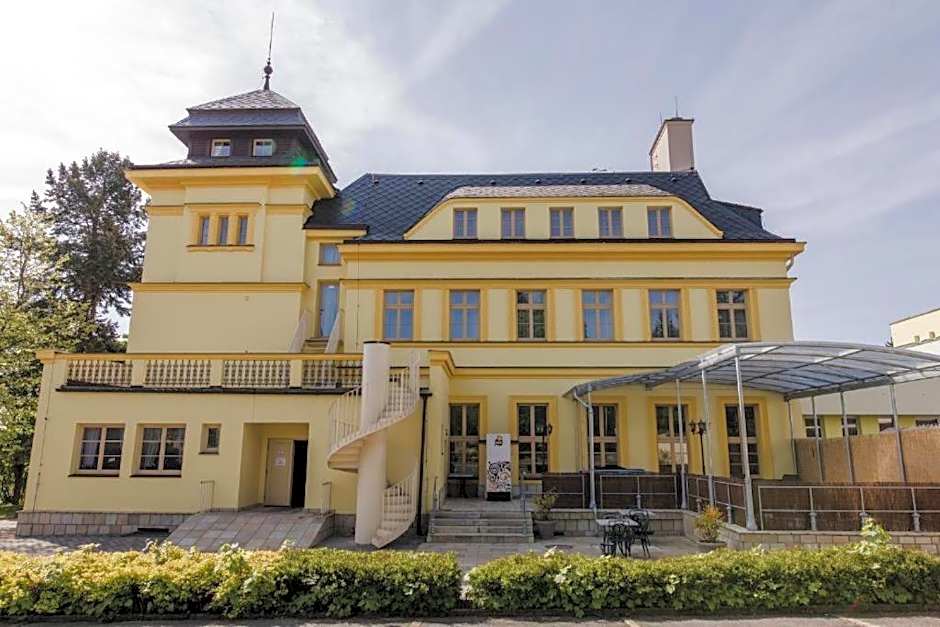 Palace Inn