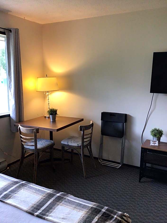 Christina Lake Motel and RV Park