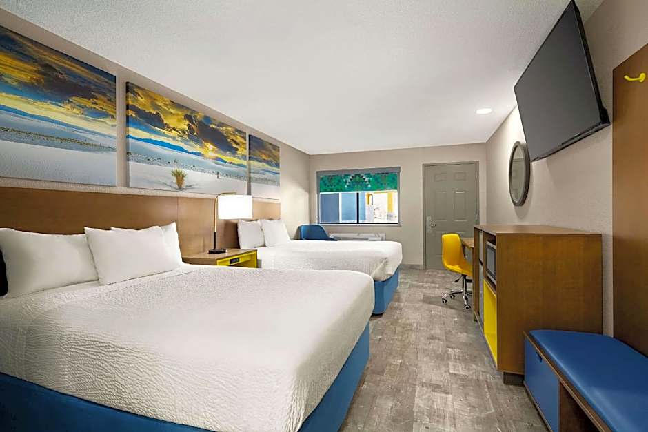 Days Inn by Wyndham Ruidoso Downs