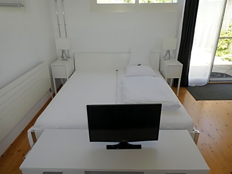 Studio Elegant