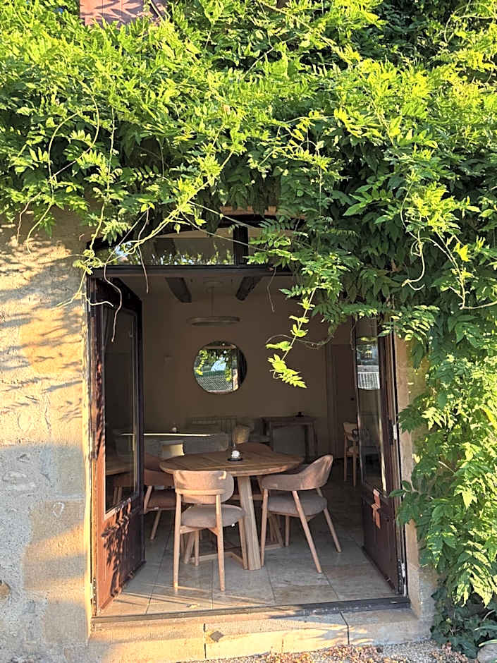 Le Victor Hugo - Hôtel et Restaurant - Logis Hôtels