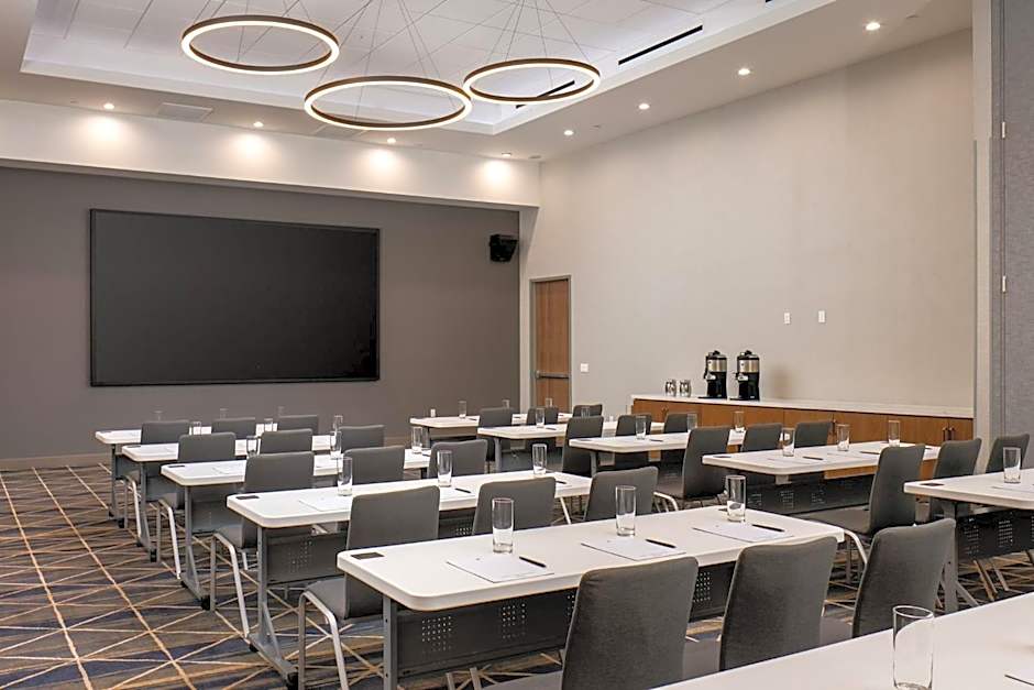Holiday Inn Hotel And Suites Monterey Park Los Angeles By IHG