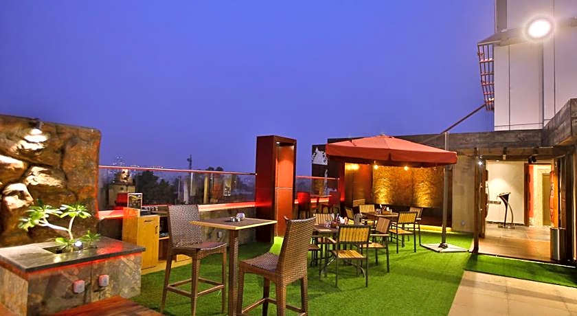 Regenta Central The Crystal Kanpur