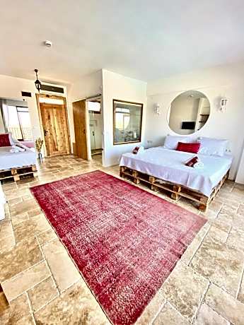 Deluxe Double Room with Bath