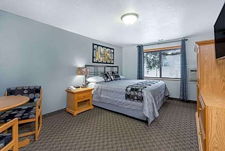 1 King Bed Superior Room Non-Smoking