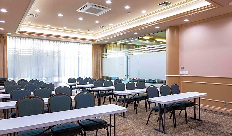 New Gardena Hotel
