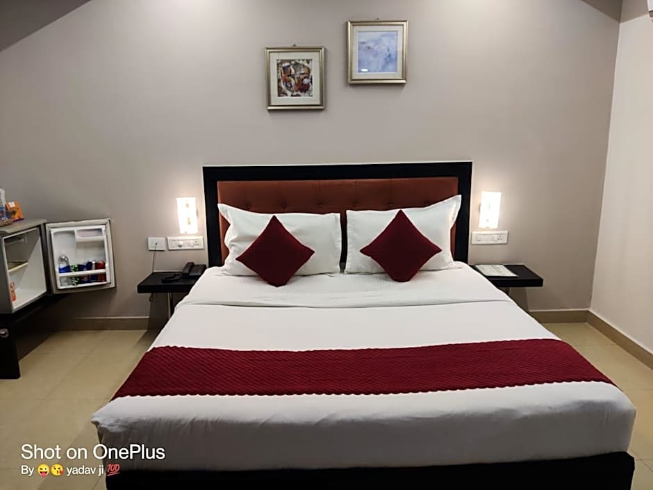 Hotel Delphi Grand Hyderabad - Hi-Tech City, Perfect for Business & Comfort