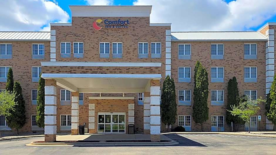 Comfort Inn & Suites Grafton-Cedarburg