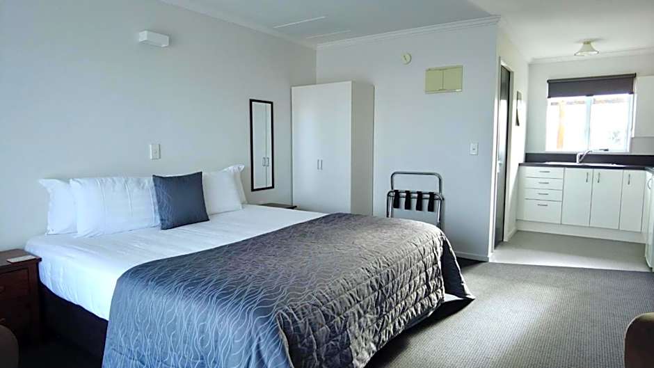 554 Moana Court Motel