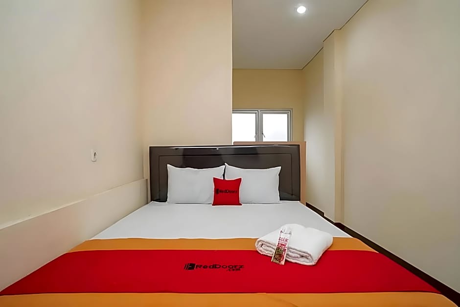 RedDoorz near Stasiun Tangerang