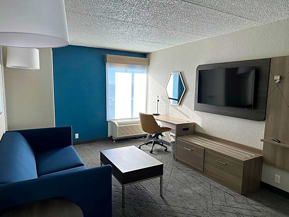 Holiday Inn Express & Suites Eden Prairie  Minneapolis By IHG