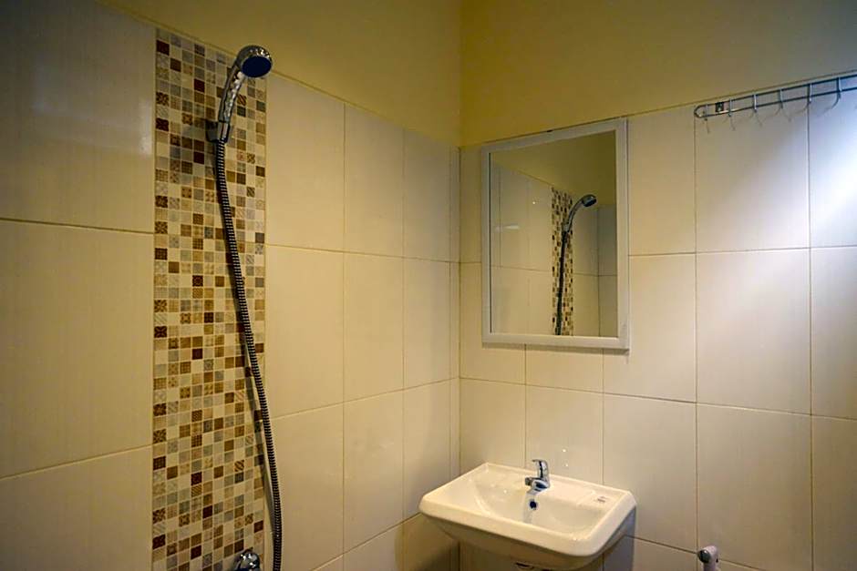 RedDoorz near Ambarrukmo Plaza Mall