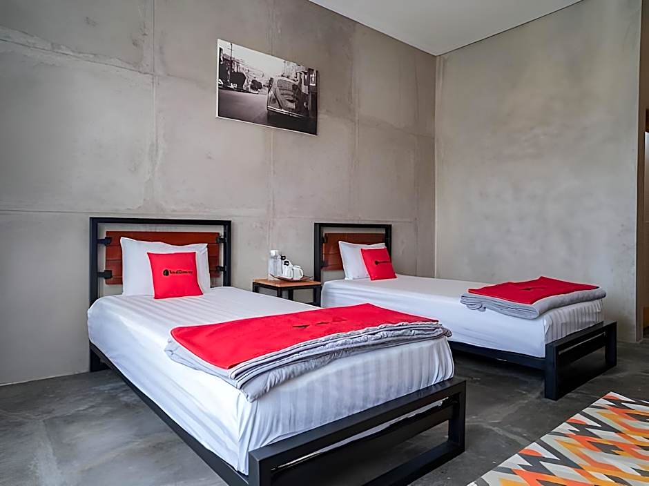 RedDoorz Syariah near Lombok Epicentrum Mall