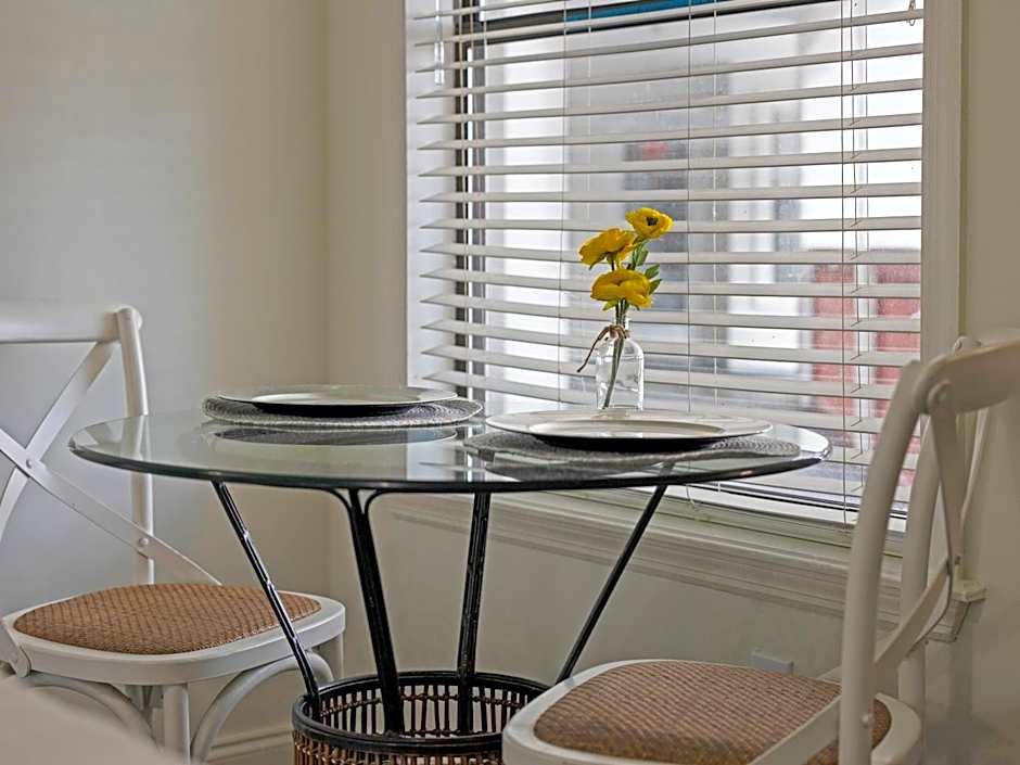 Charming Beach Studio With Pool & Sauna