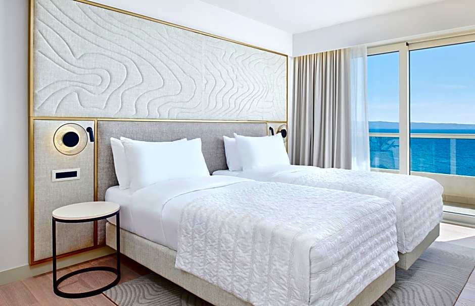 Le Meridien Lav Split