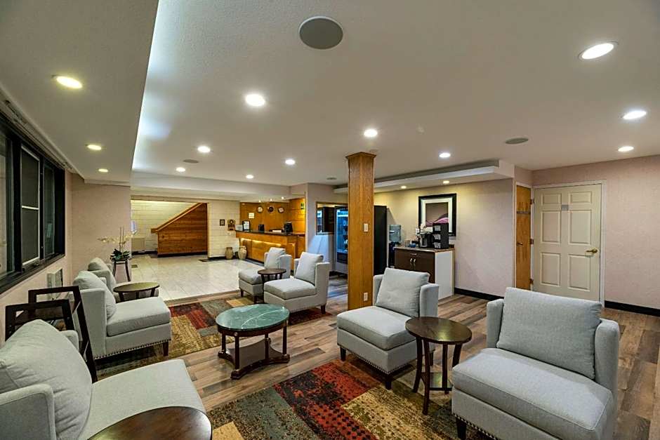 Prestige Riverside Lodge Quesnel