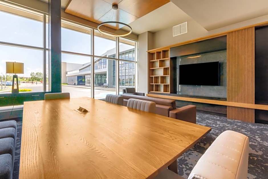 Four Points by Sheraton Levis