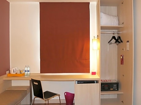 Family Room with 1 Double and 1 Bunk Bed