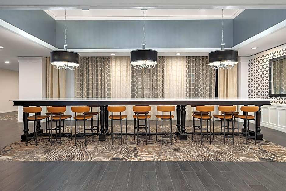 Hampton Inn & Suites Cincinnati-Downtown