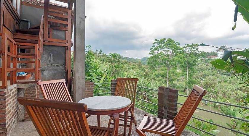 RedDoorz near Farmhouse Lembang