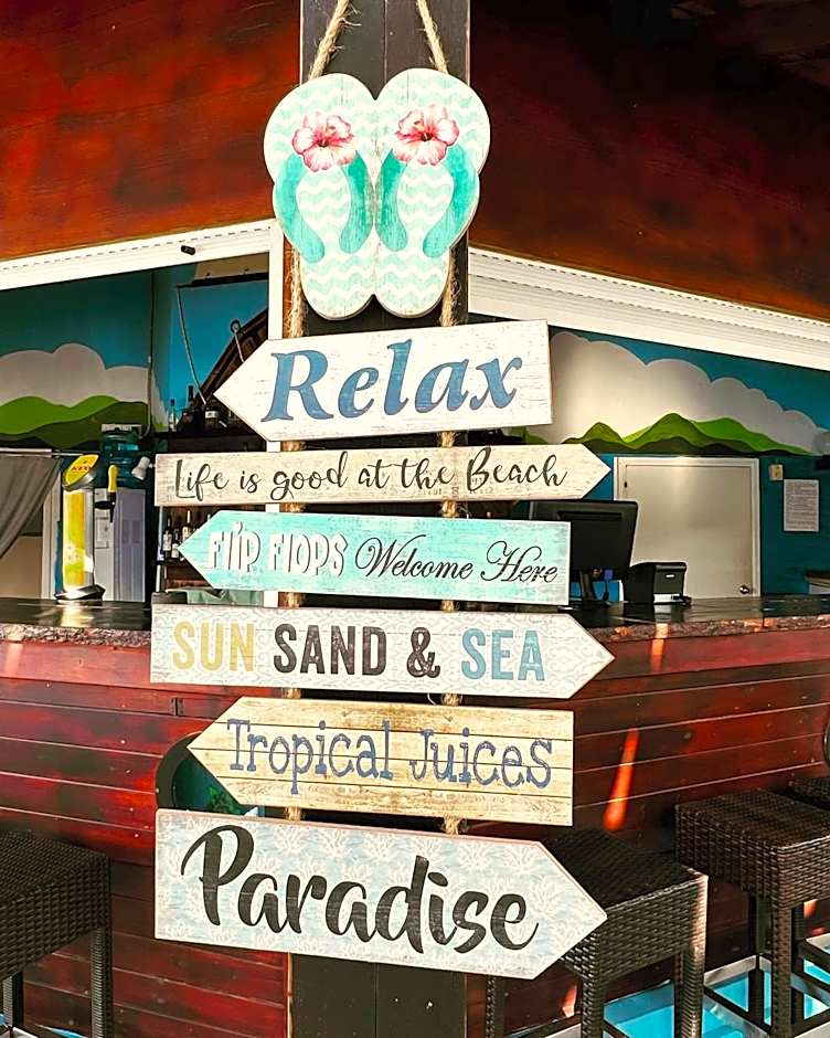 Adelais Bay Hotel